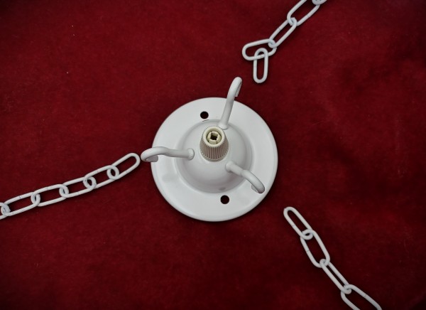 White triple ceiling hook plate with 3 chains and cord grip