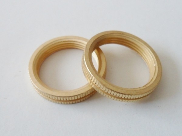 2 x B15 SMALL BAYONETCAP shade rings