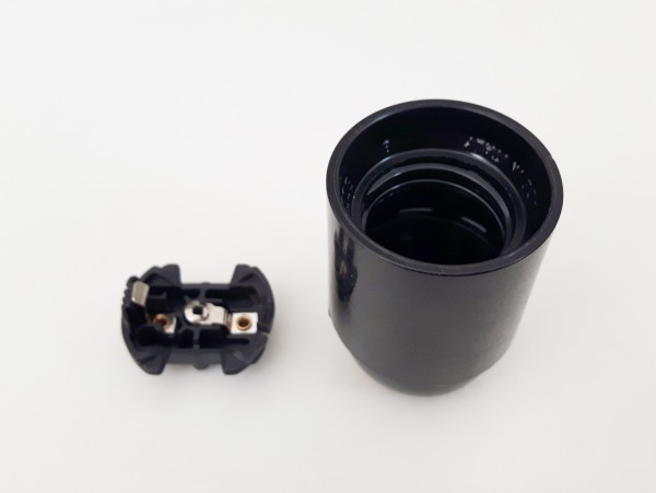 E27 - ES bulb-lamp holder 3 part black plain skirt