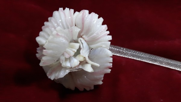 White Venetian Flower - Flashes of Pink Clear Stem B stock tray MB1  