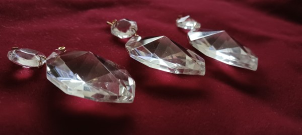 Chandelier crystal droppers