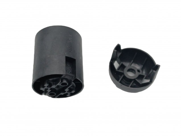 E27 Lamp Holder  2 Part Black Plastic Plain Skirt