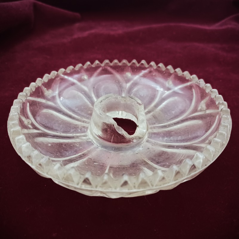 Glass chandelier dish with 10 pin holes