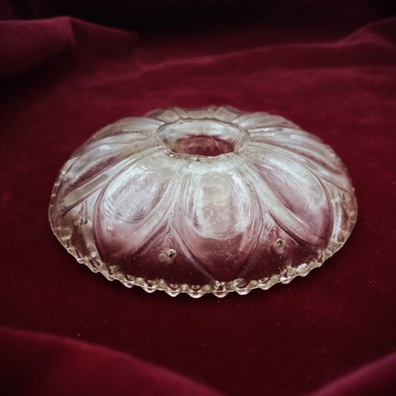 Glass chandelier dish with 10 pin holes