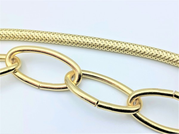 Half meter of brass plated chandelier chain and brass effect silk braided flex. 